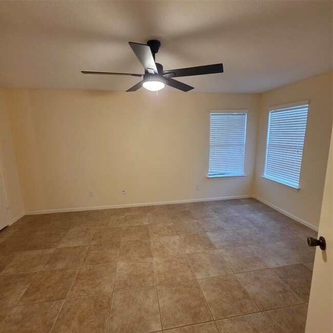 Building Photo - 12755 Mill Ridge Dr