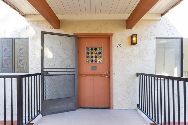 Building Photo - 1411 N Sunrise Way