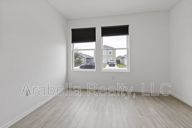 Building Photo - 13823 Ostrich Run