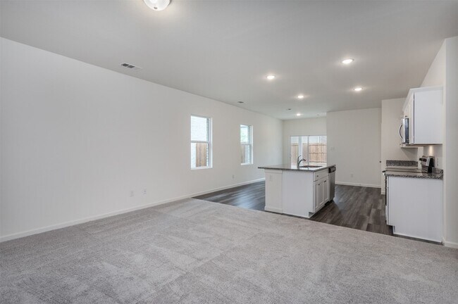 Building Photo - 1708 Marquette Rd