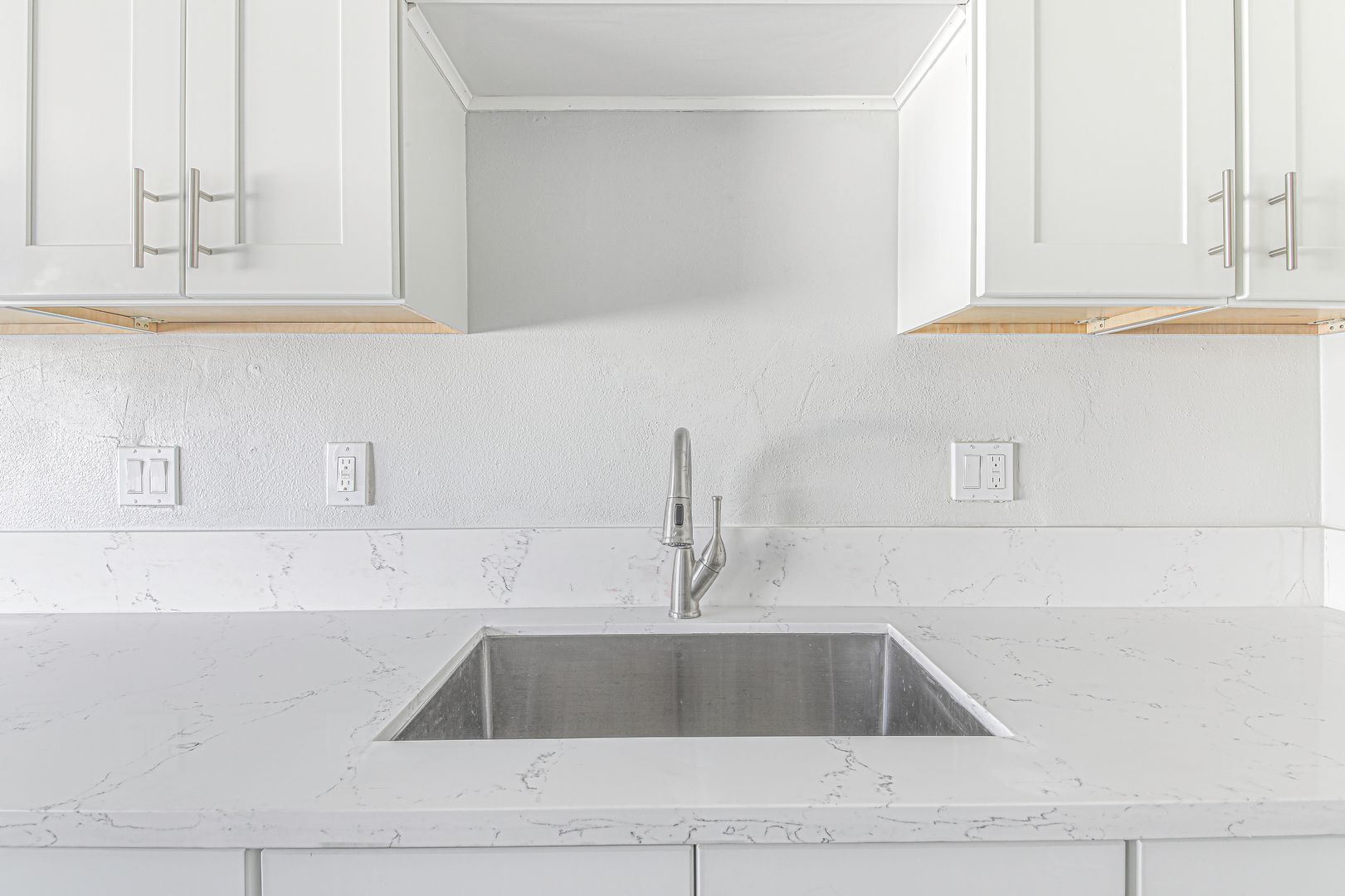 Building Photo - 811 Gardenia Ave