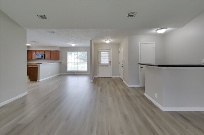 Building Photo - 14831 Waterside Dr