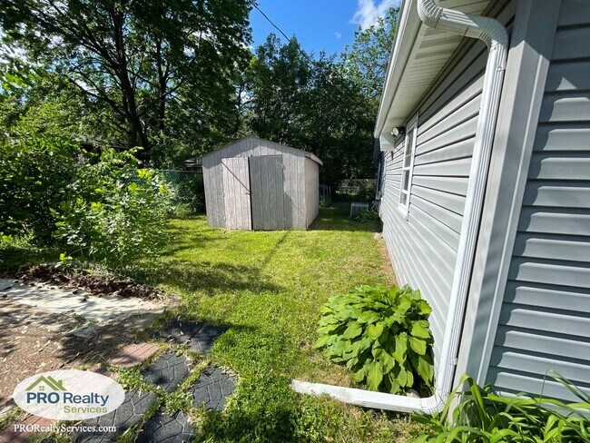 Building Photo - 3 Bedroom Home in Columbia Heights