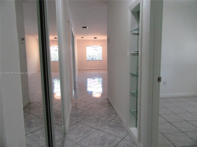 Building Photo - 4412 SW 127th Pl