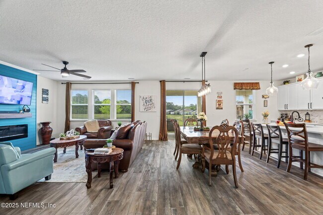 Building Photo - 12897 Logans Walk Ln