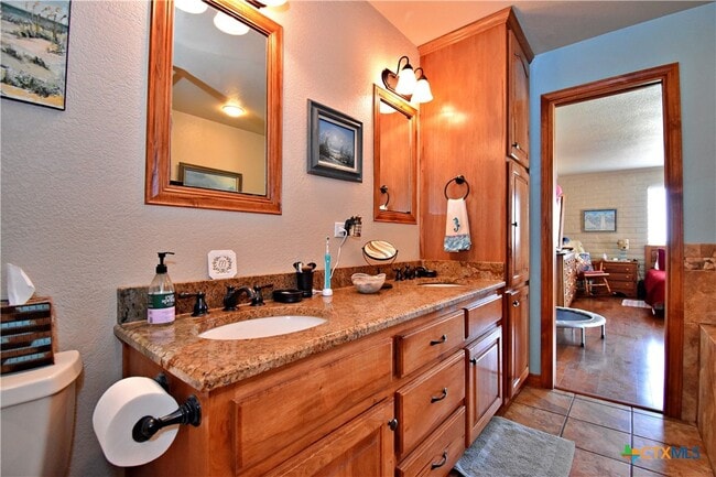 Building Photo - 4513 Center Point Rd