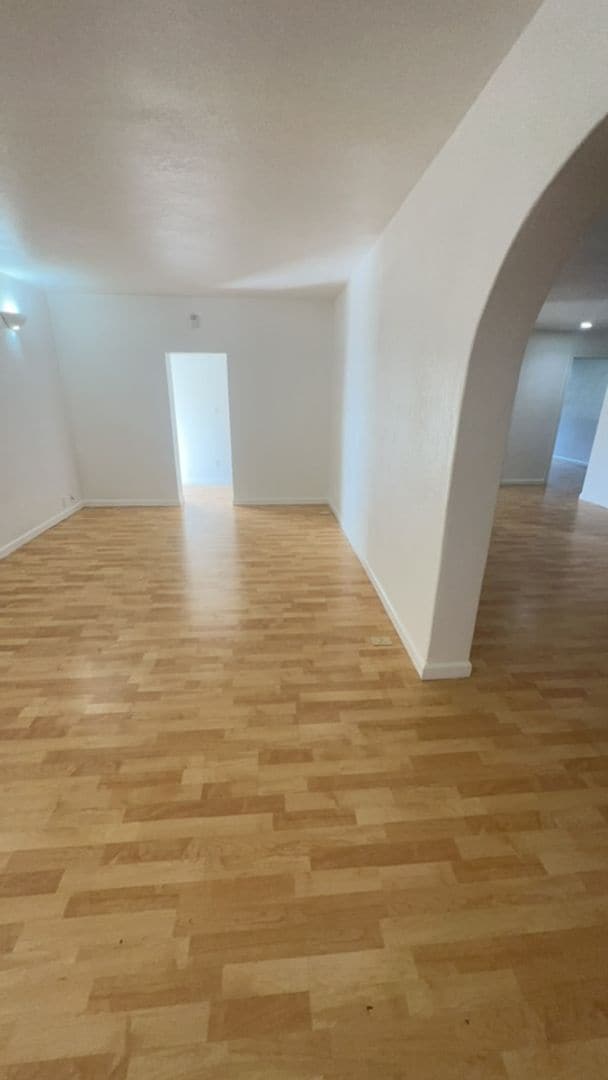 Building Photo - 4BED2BATH - GARAGE, HEAT PUMP AC, BACK YAR...