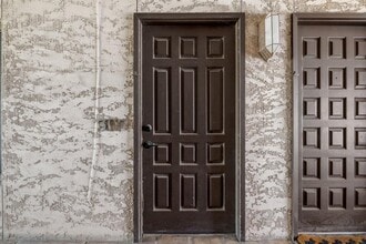 Building Photo - 505 W 7th St