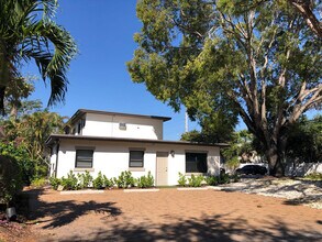 Building Photo - 112 NE 5th St