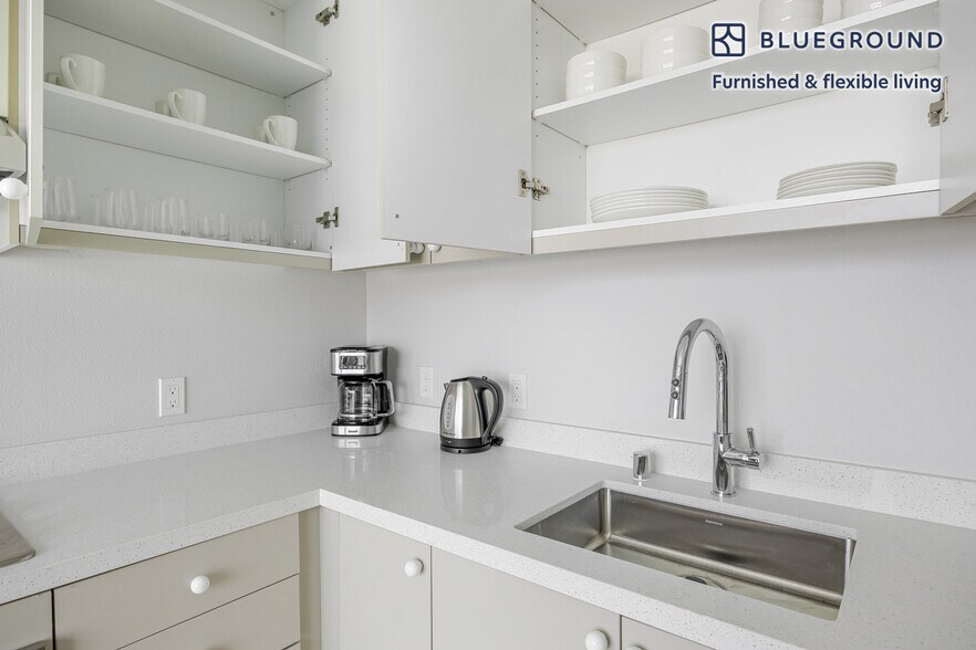 Building Photo - 200 Mesnager St