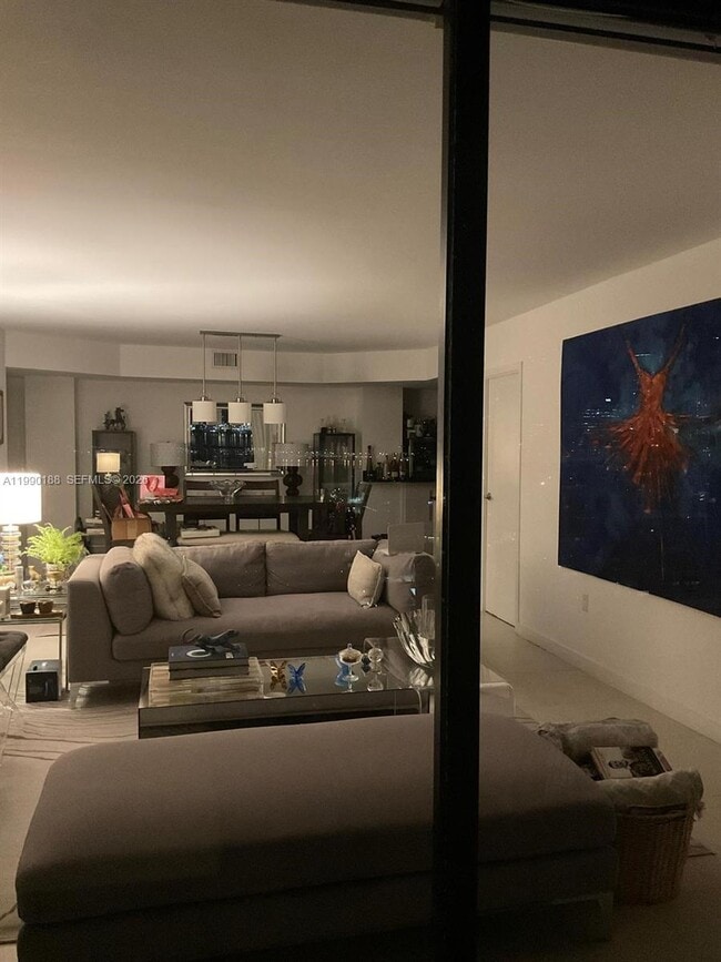 Building Photo - 2333 Brickell Ave