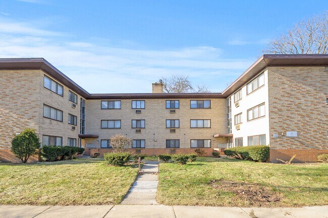 Building Photo - 10604 S Walden Parkway