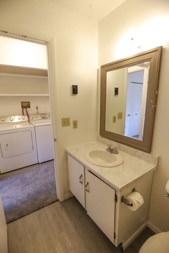 Building Photo - 257 Canby St