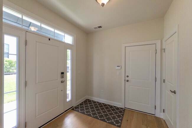 Building Photo - 25 Brentwood Cir