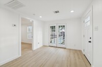 Building Photo - 711 E 32nd St