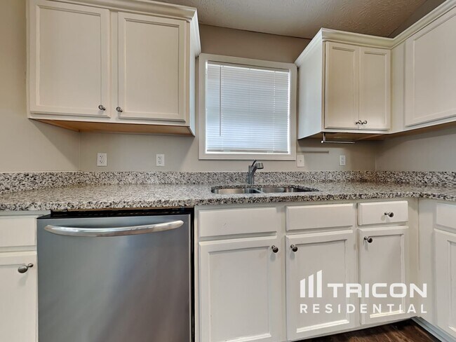 Building Photo - 4194 Riverbank Ct