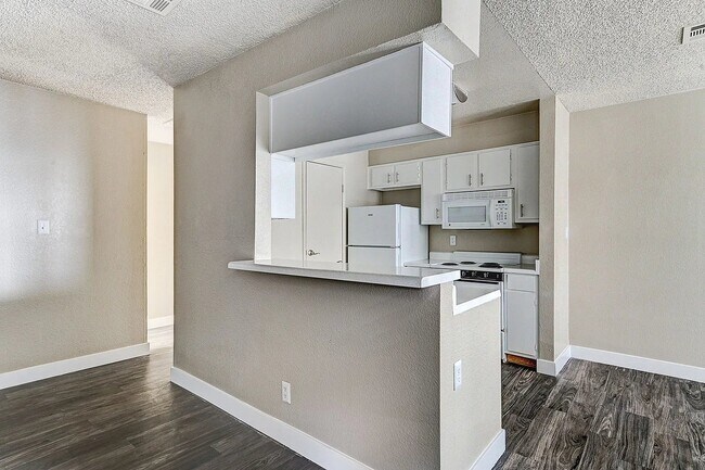 Building Photo - 8530 W Sahara Ave