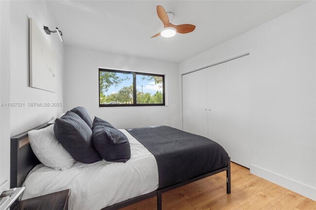 Building Photo - 9915 SW 212th St