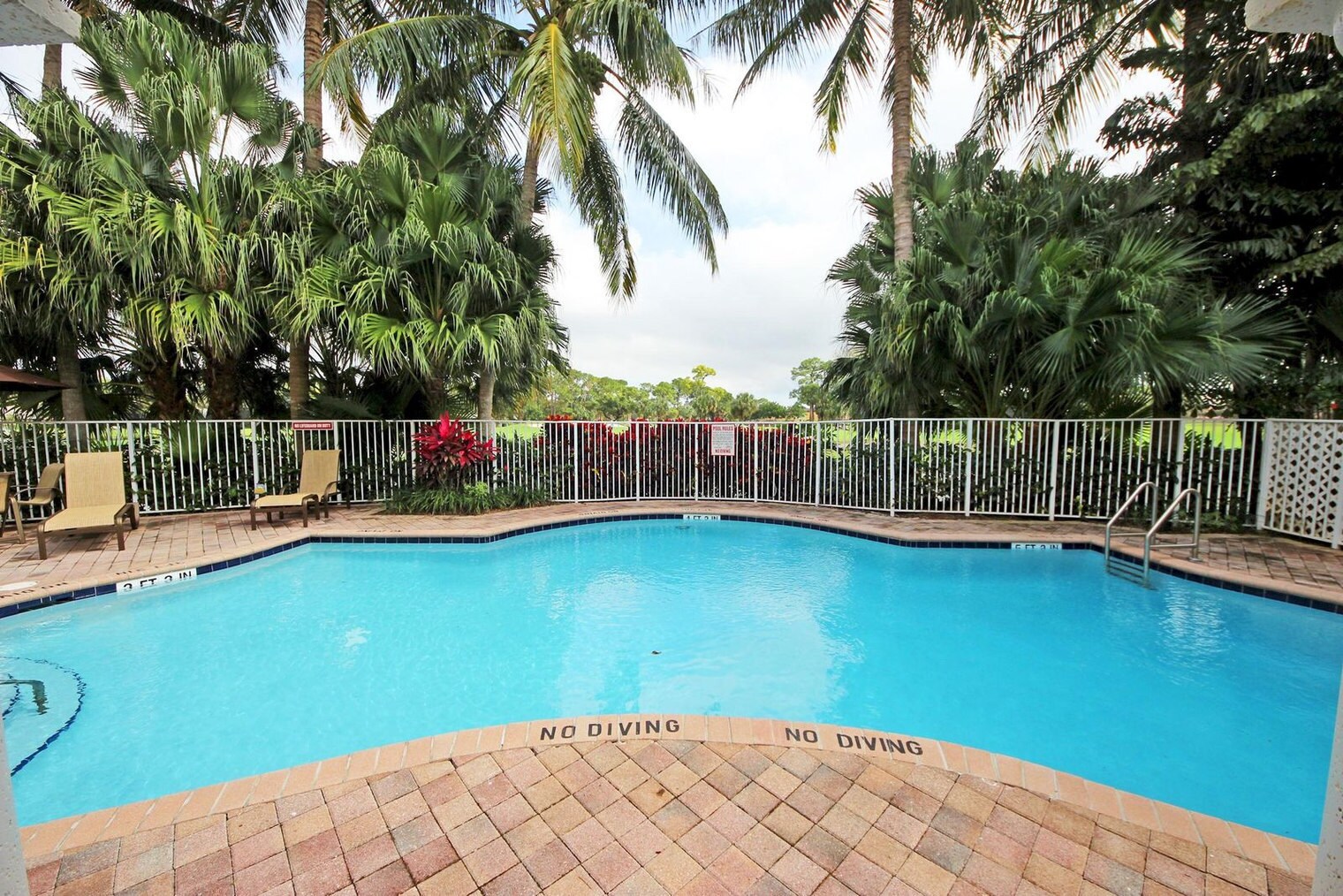 Building Photo - 1000 Ave of the Champions