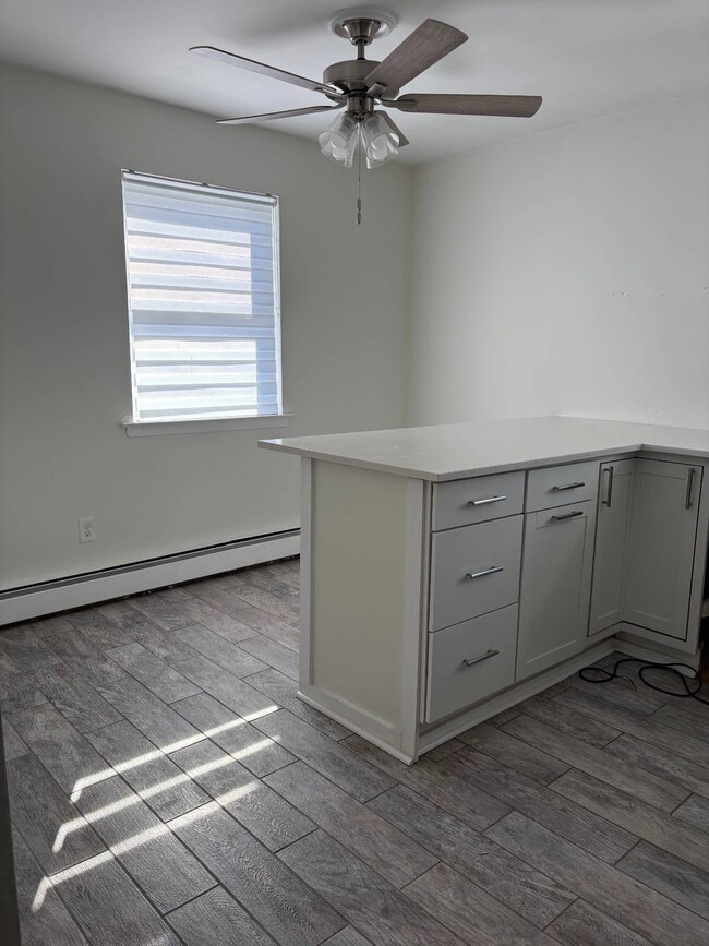 Building Photo - 1577 Paulding Ave