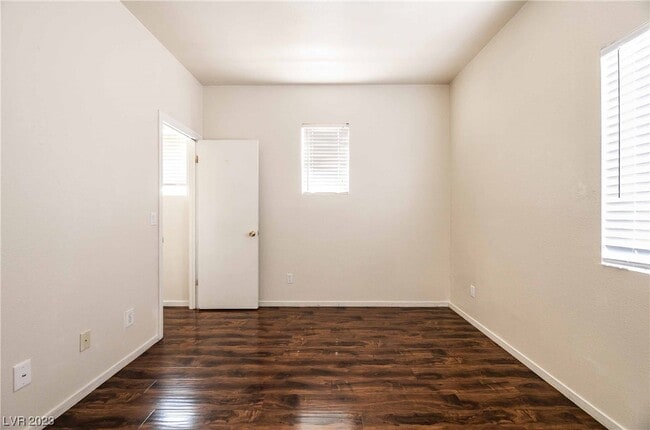 Building Photo - 824 Clear Diamond Ave