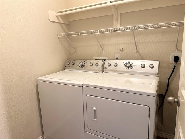 Building Photo - 1707 Magnolia Lake Ln