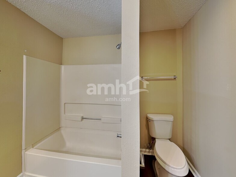 Building Photo - 10798 Cyrus Dr