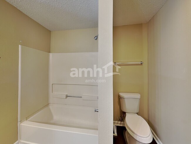 Building Photo - 10798 Cyrus Dr