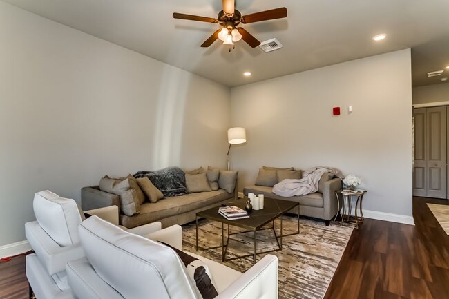 Building Photo - The Crescent - 1 Bedroom/1 Bath
