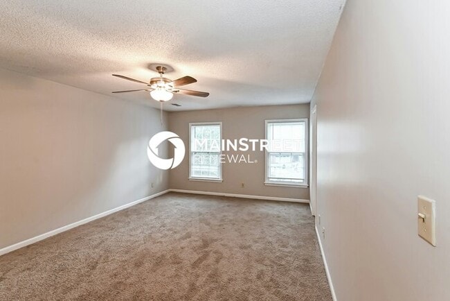 Building Photo - 3 Bedroom Pet-Friendly Home in MEMPHIS, TN with Main Street Renewal