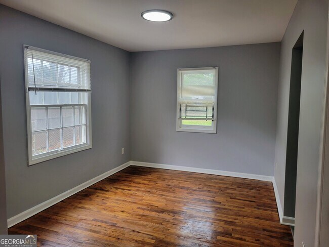 Building Photo - 1361 McClelland Ave