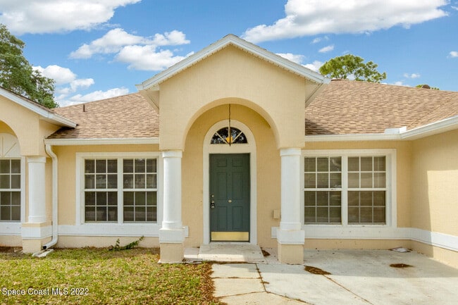 Building Photo - 163 Abello Rd SE