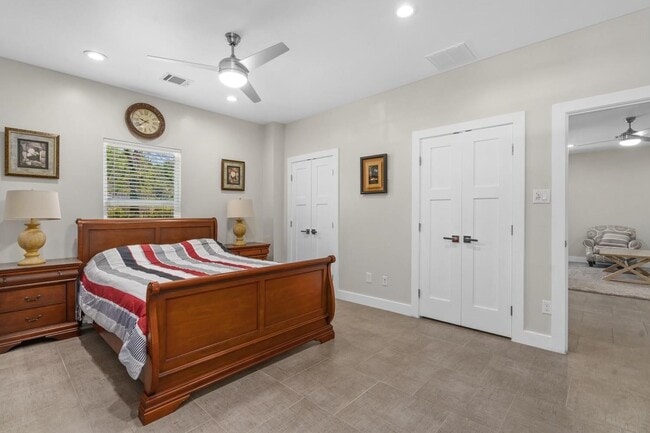 Building Photo - 7101 Foster St