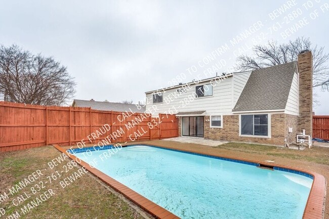 Building Photo - 3924 Coronado Dr