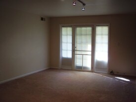 Building Photo - 1120 Chatham Park Dr