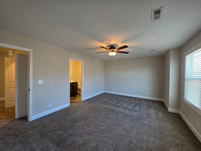 Building Photo - $250 OFF Move In Special!