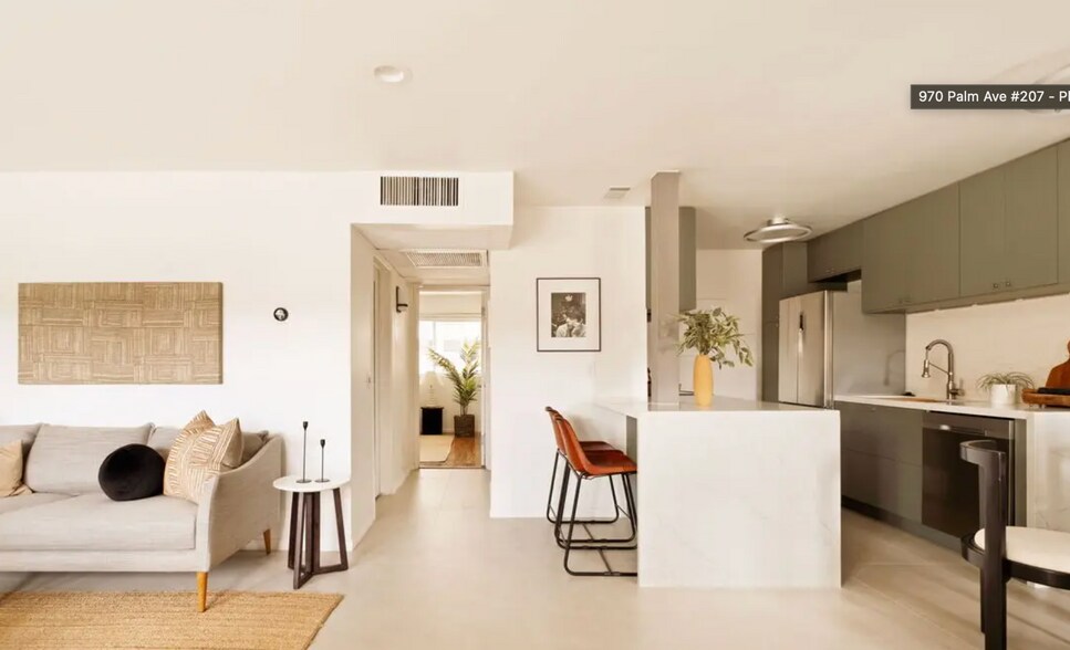 Building Photo - 970 Palm Ave