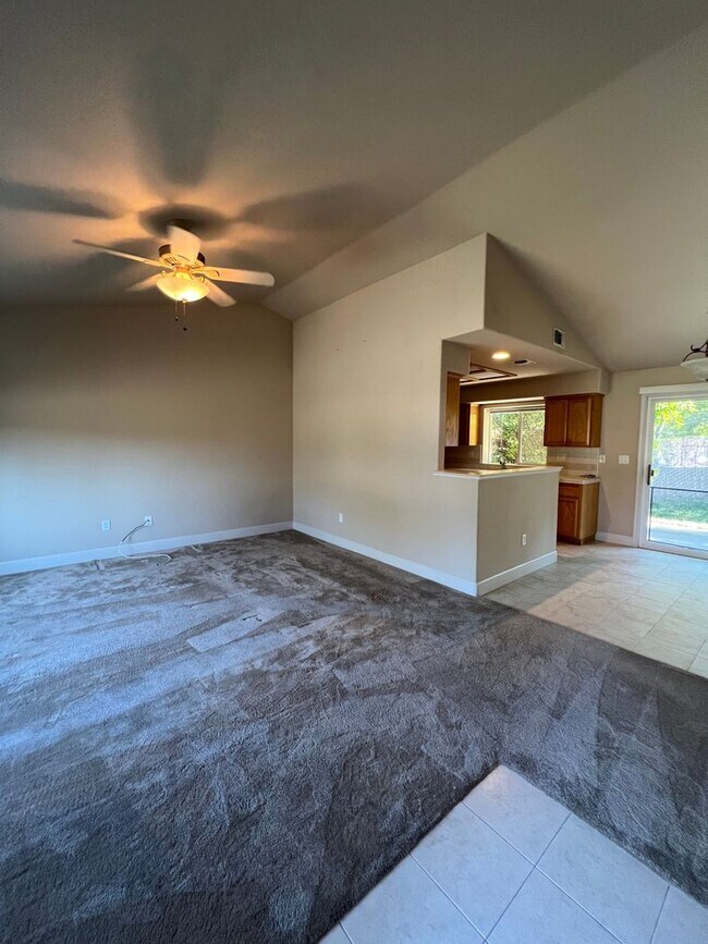 Building Photo - Edgewood