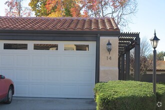 Building Photo - DEPOSIT PENDING Stunning 3 Bedroom, 2 Bath...
