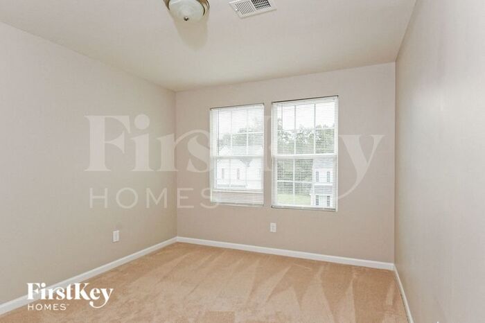 Building Photo - 224 Lantana Crossing