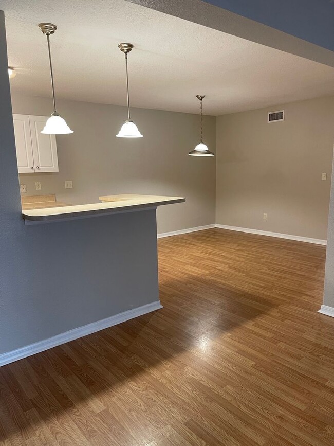 Building Photo - 2 bedroom 2 bathroom condo in Altamonte Sp...