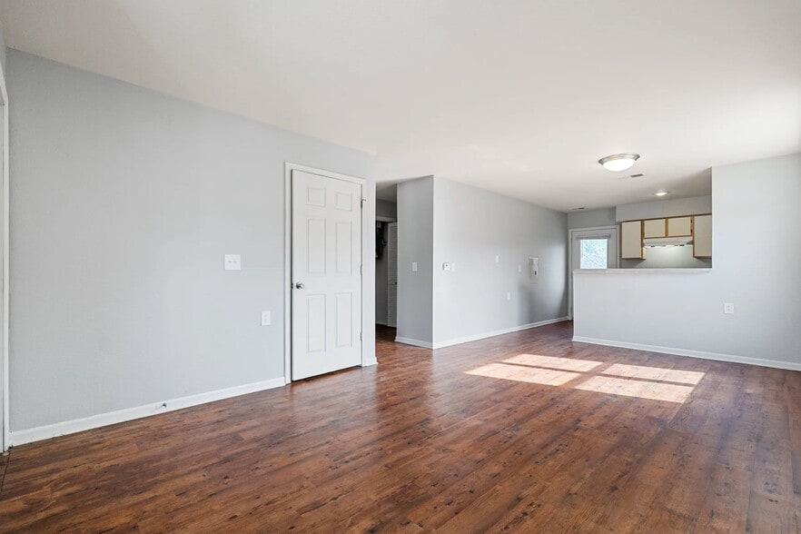 Living Area - North Hampton Village