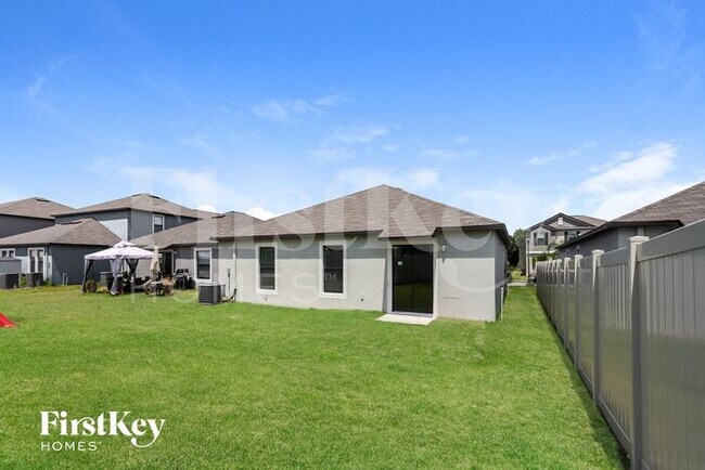 Building Photo - 9628 Sage Creek Dr