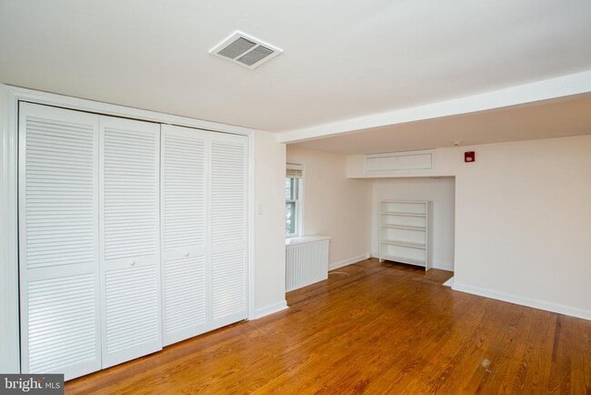 Building Photo - 67 Ferry St