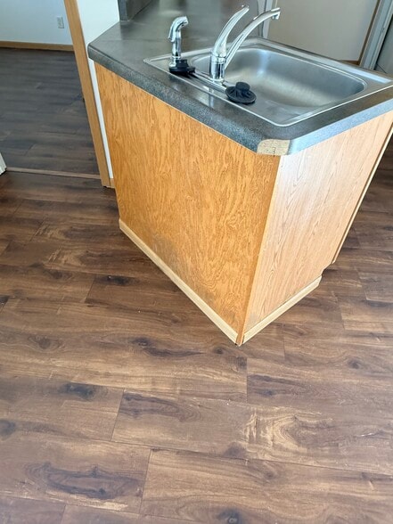 Building Photo - 2721 W Capital Ave