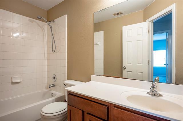 Building Photo - 9902 Maple Dr