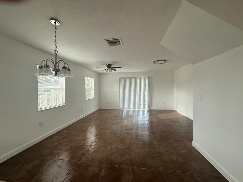 Building Photo - 6615 Winfield Blvd