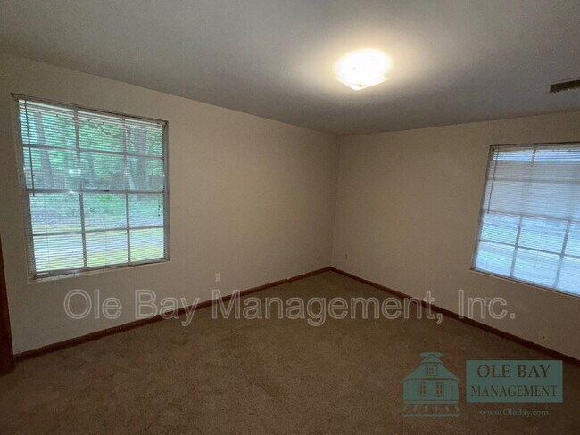Building Photo - 2508 W Daniels Rd
