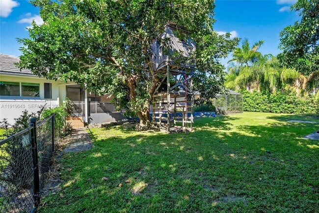 Building Photo - 6731 SW 138th St