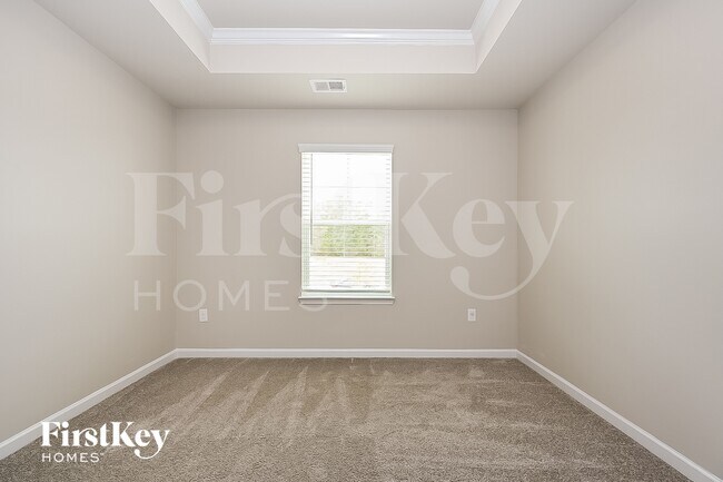 Building Photo - 281 Villa Grande Dr